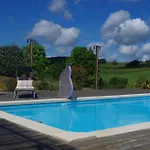 Chez Mitch En Car Et Grand Espace Exterieur 营地