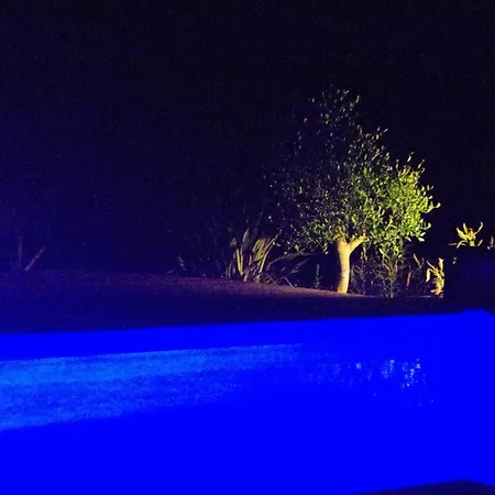 Camping Chez Mitch En Car Et Grand Espace Extérieur Caillavet