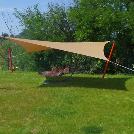 Chez Mitch En Car Et Grand Espace Extérieur * Caillavet