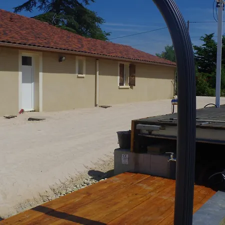 Chez Mitch En Car Et Grand Espace Extérieur