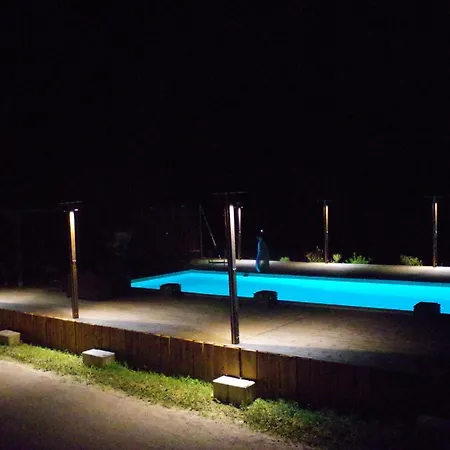 Chez Mitch En Car Et Grand Espace Extérieur Camping Caillavet