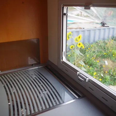 Chez Mitch En Car Et Grand Espace Extérieur Camping