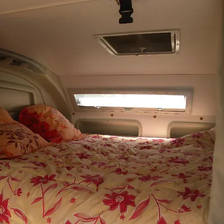 Κάμπινγκ Chez Mitch En Car Et Grand Espace Exterieur