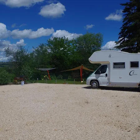 Chez Mitch En Car Et Grand Espace Exterieur Camping