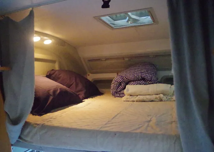 Chez Mitch En Car Et Grand Espace Exterieur 캠프장 Caillavet