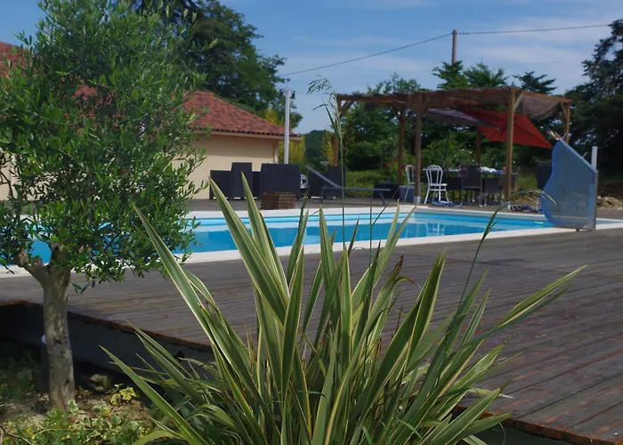 Chez Mitch En Car Et Grand Espace Exterieur Camping