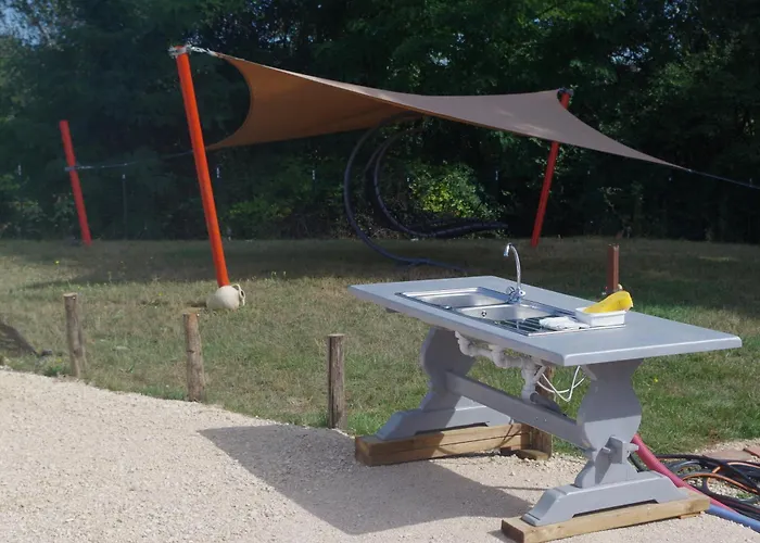 캠프장 Chez Mitch En Car Et Grand Espace Exterieur