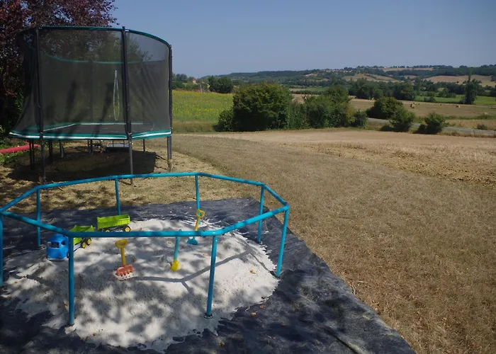 Κάμπινγκ Chez Mitch En Car Et Grand Espace Exterieur *