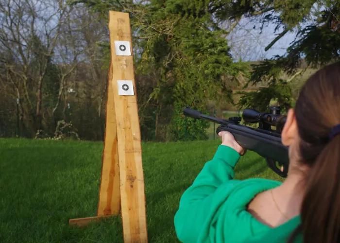 Chez Mitch En Car Et Grand Espace Exterieur 캠프장 *