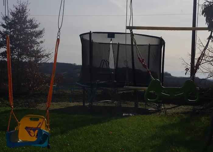 Κάμπινγκ Chez Mitch En Car Et Grand Espace Exterieur